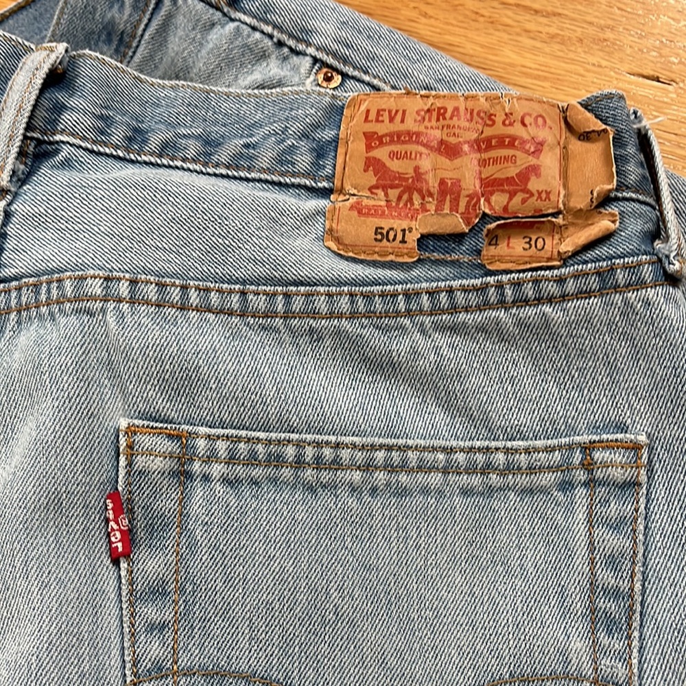 Levis 501 Light Wash - image 3